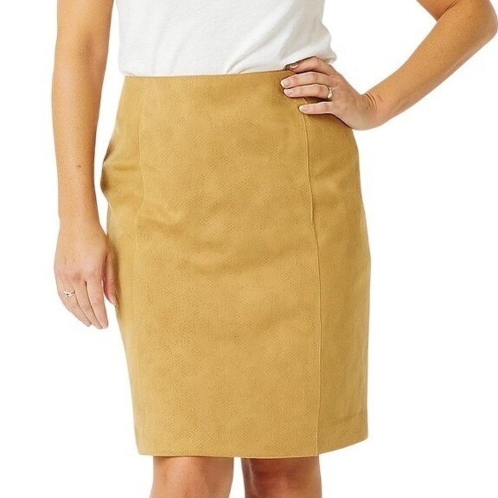 Chicos Skirt‎ Size 1 Tan Perforated Suede Pencil Knee Length YKK Zip Size Small